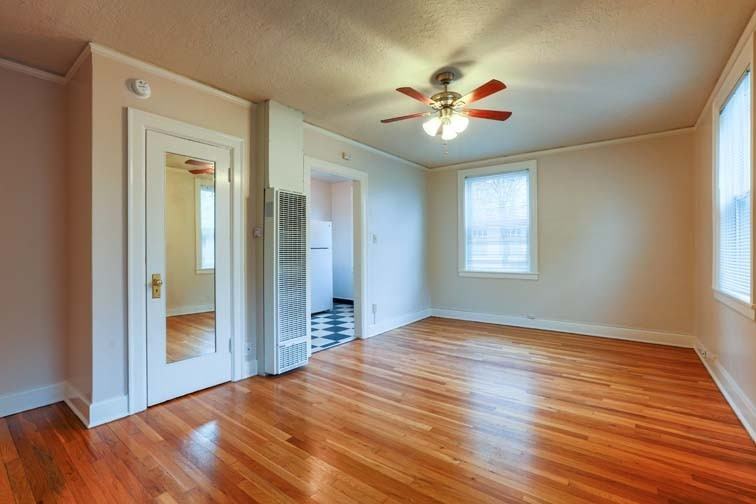 1037 NW 20th Ave - Photo 3 of 25