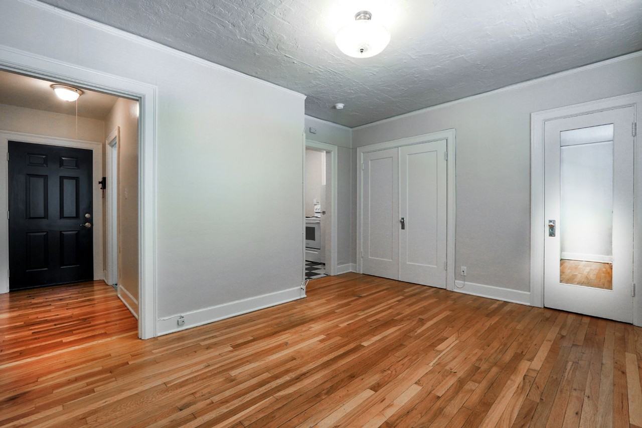 1037 NW 20th Ave - Photo 4 of 25