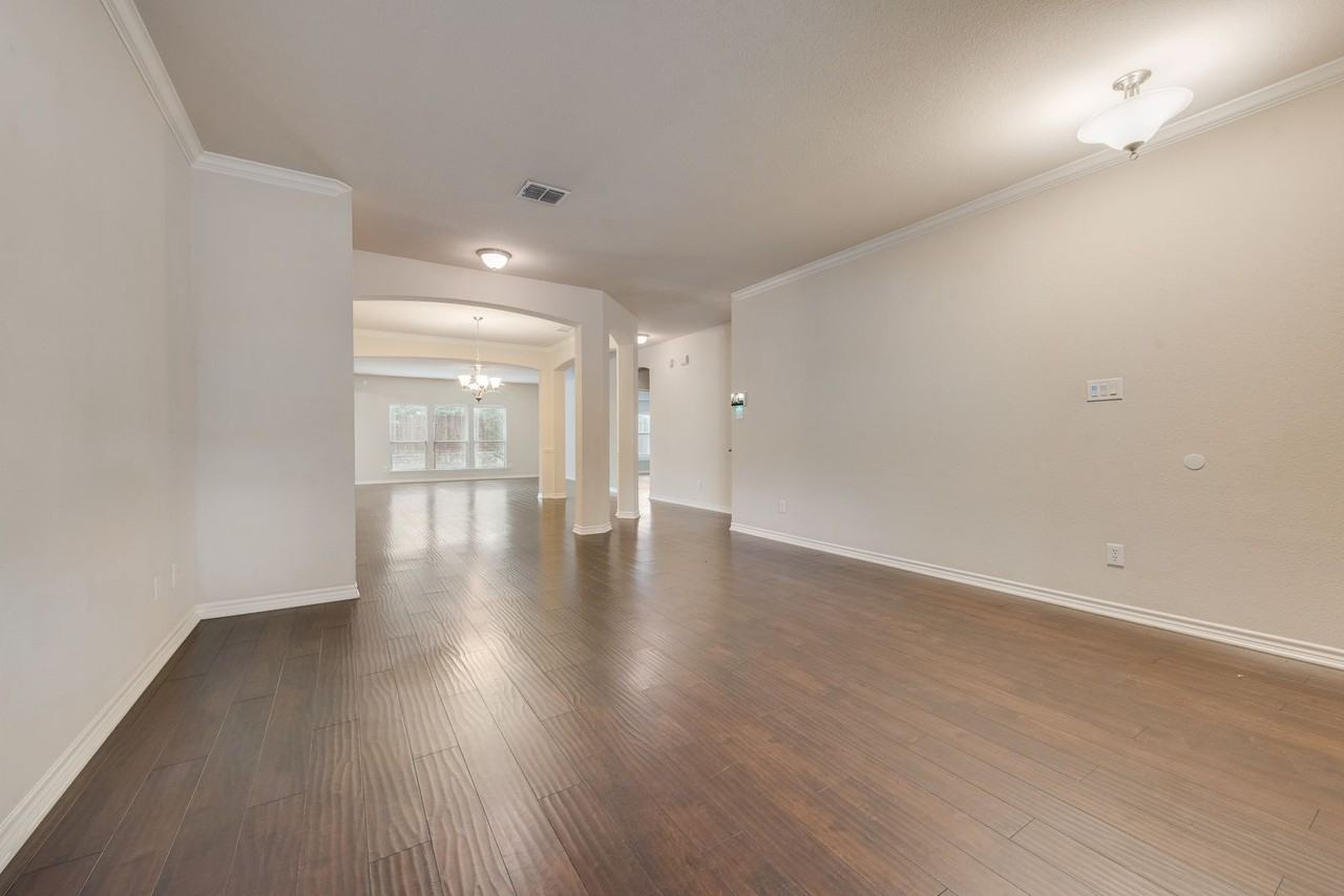 312 Sheridan Rd - Photo 6 of 20