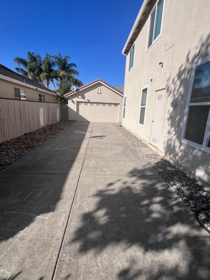 2217 Galen Dr - Photo 2 of 18