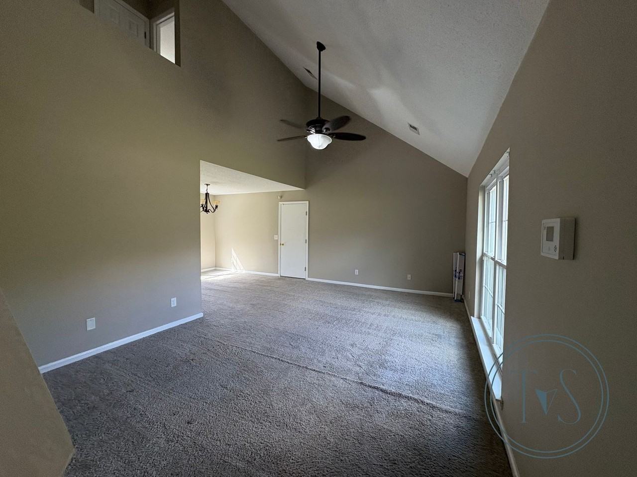 21 Woody Ct - Photo 3 of 14