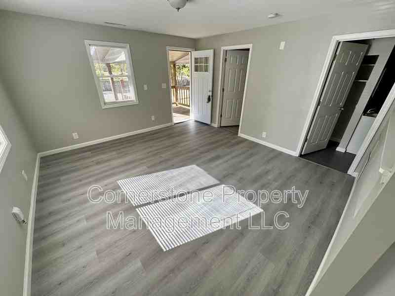 1230 Haskell Ave - Photo 2 of 7