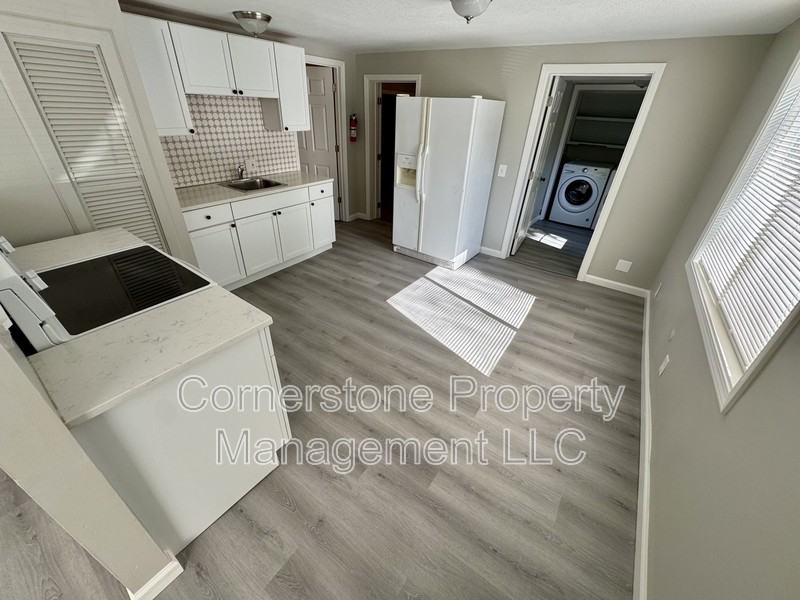 1230 Haskell Ave - Photo 3 of 7