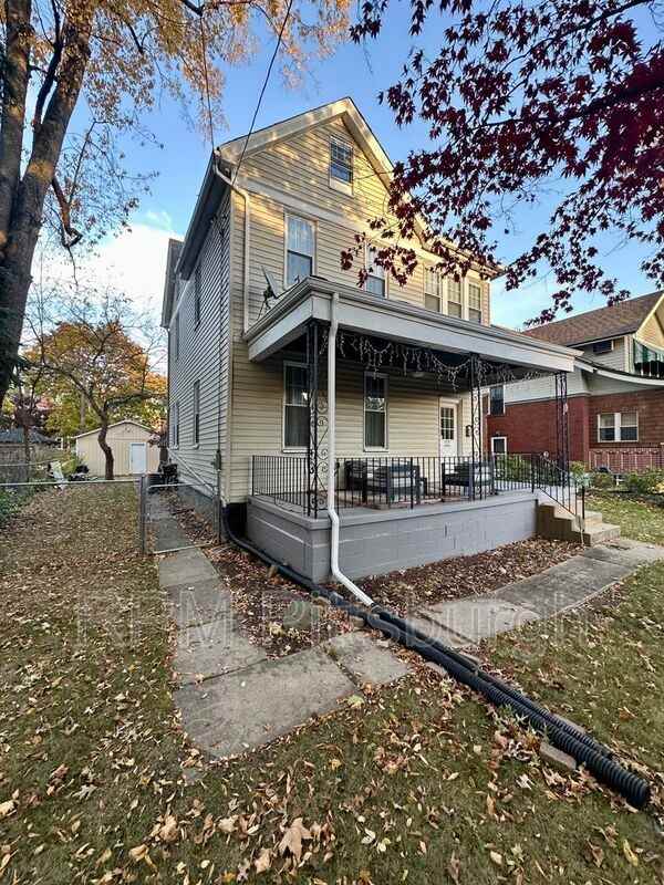 727 E End Ave - Photo 3 of 32