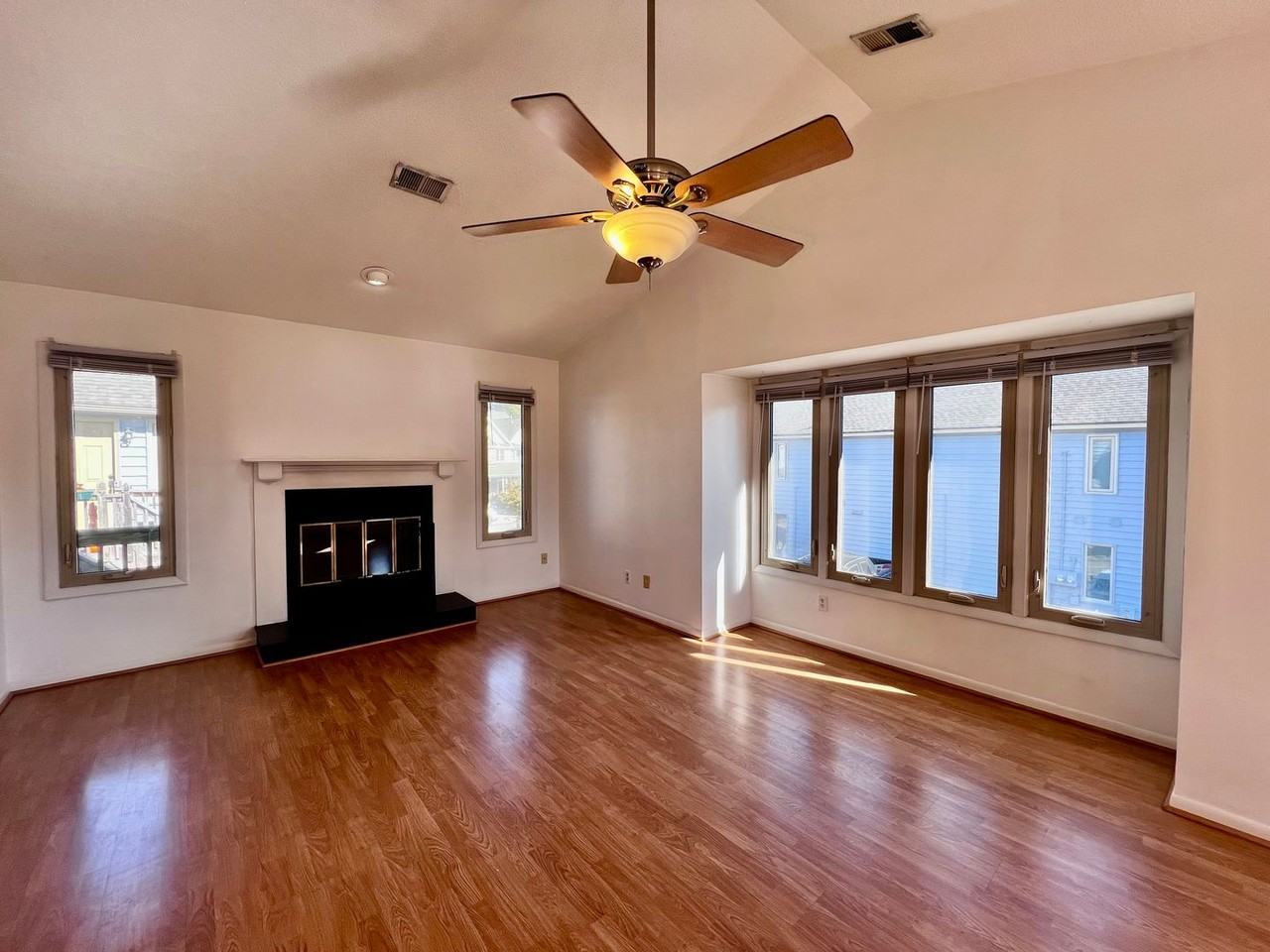 622 Pinewood Dr - Photo 3 of 30