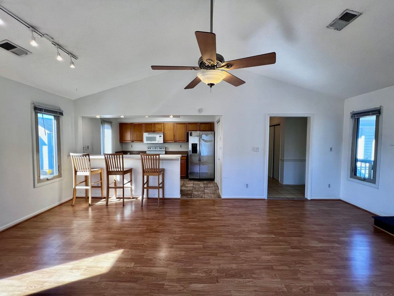 622 Pinewood Dr - Photo 5 of 30