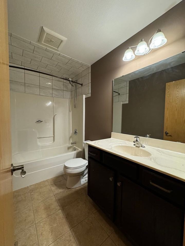 4491 Baraboo St Nw - Photo 5 of 16