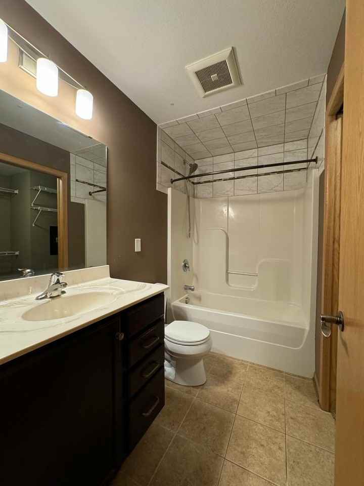 4491 Baraboo St Nw - Photo 6 of 16