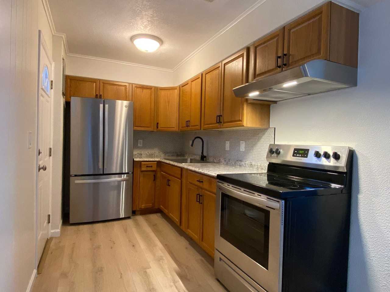 610 W Osceola St - Photo 3 of 25