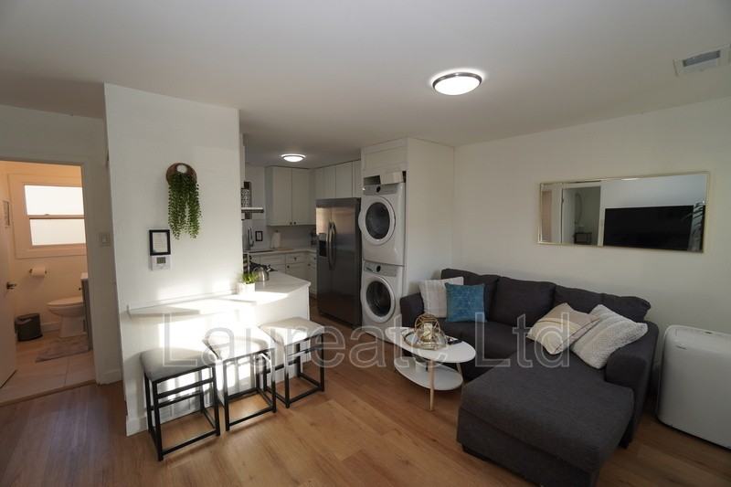 930 Orchard St - Photo 2 of 12