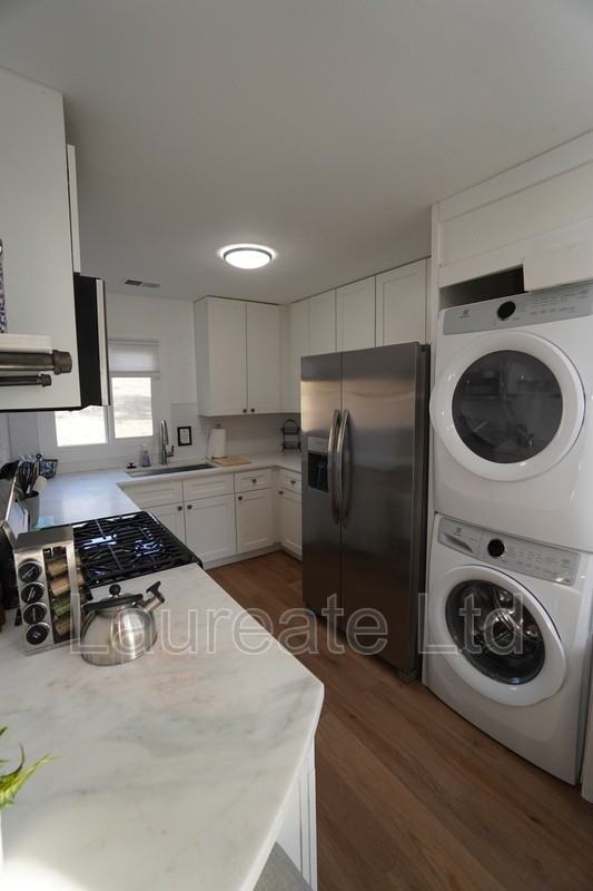 930 Orchard St - Photo 4 of 12