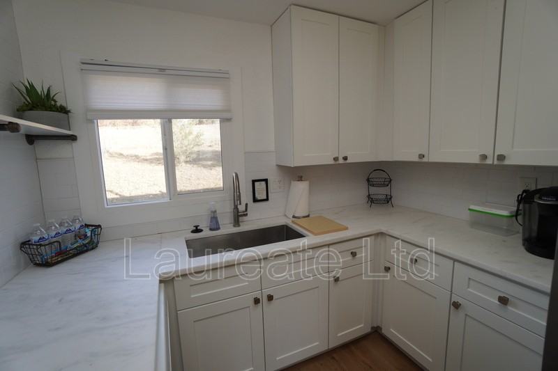 930 Orchard St - Photo 5 of 12