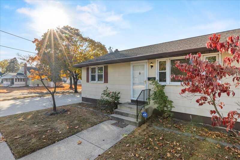 502 4th St - Photo 2 of 23