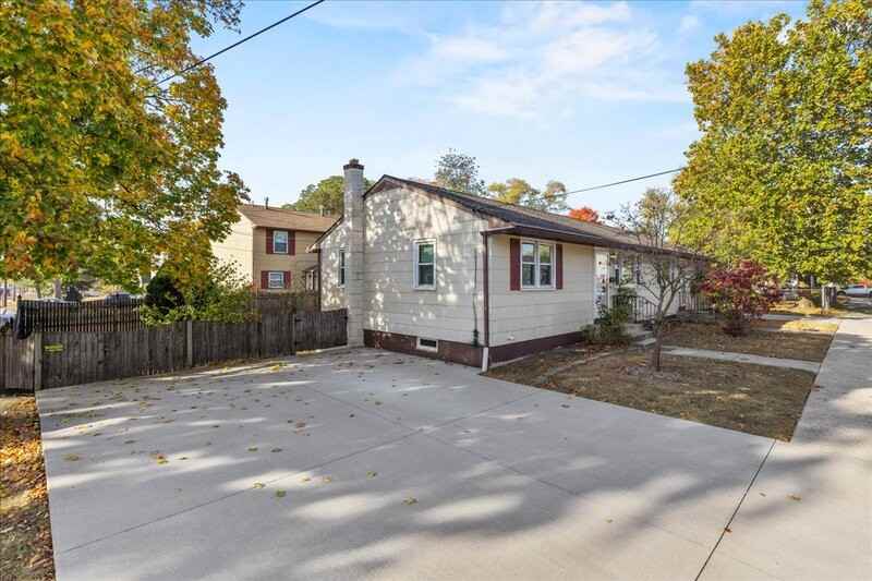 502 4th St - Photo 3 of 23