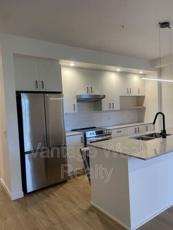 314 Cawston Ave - Photo 2 of 17