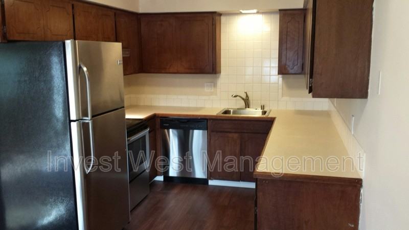 911 Neavenue - Photo 3 of 12