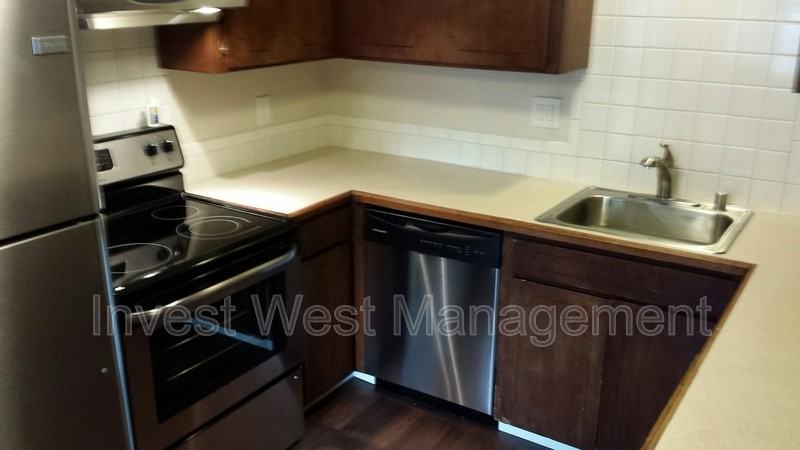 911 Neavenue - Photo 4 of 12