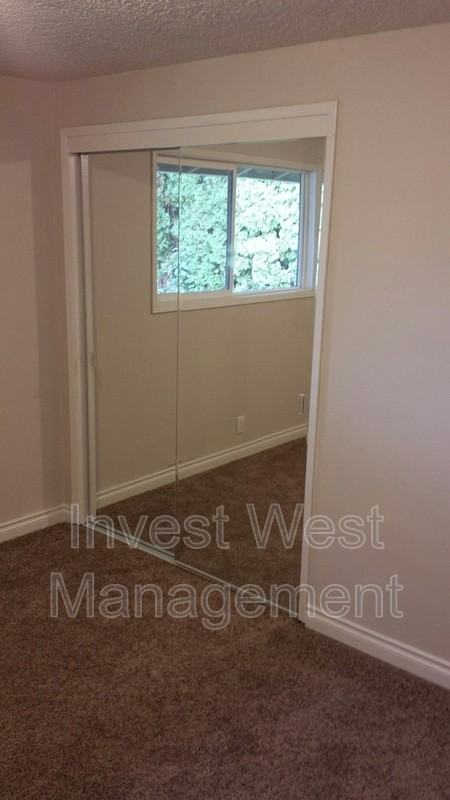 911 Neavenue - Photo 7 of 12