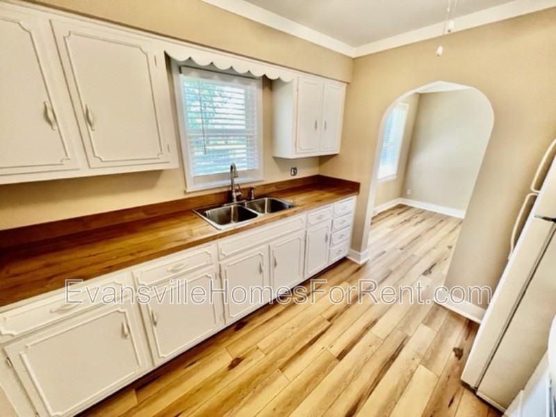 2408 South Boeke Road - Photo 4 of 13