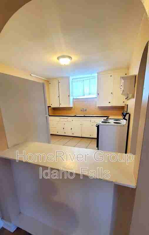 160 5th St - Photo 4 of 17