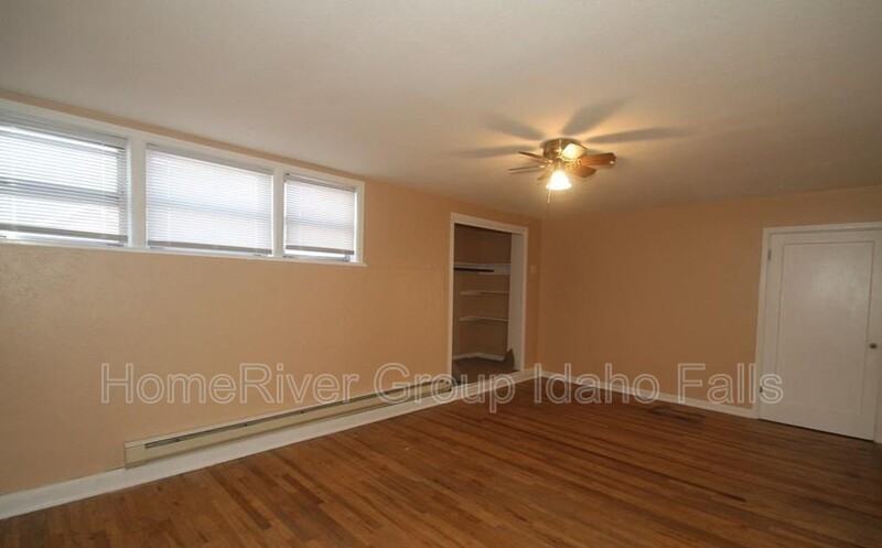 160 5th St - Photo 5 of 17