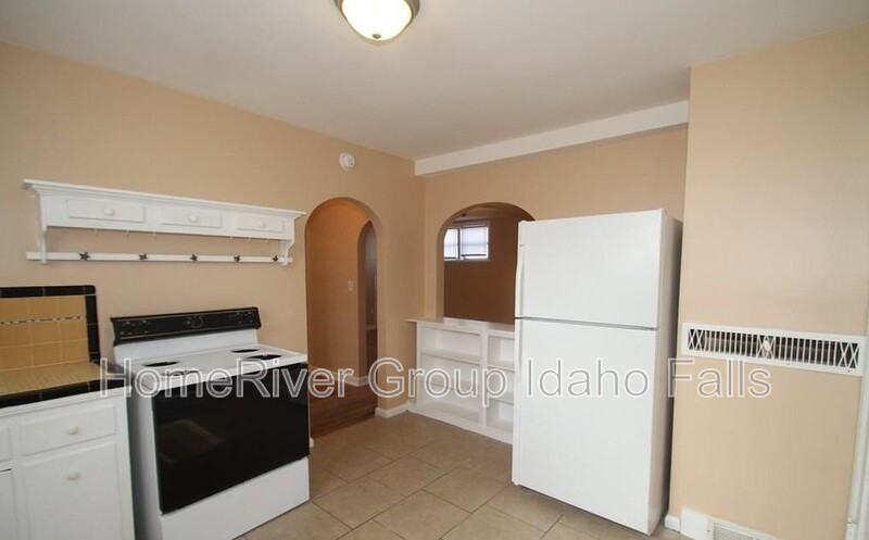 160 5th St - Photo 7 of 17