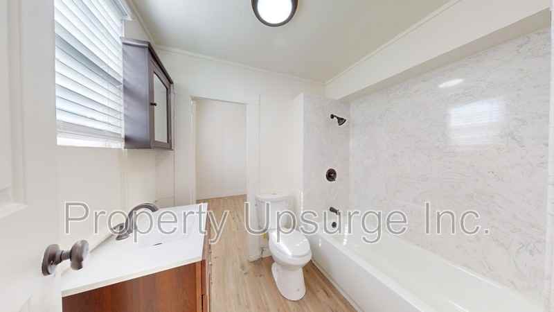 1993 Hartnell Ave - Photo 4 of 15