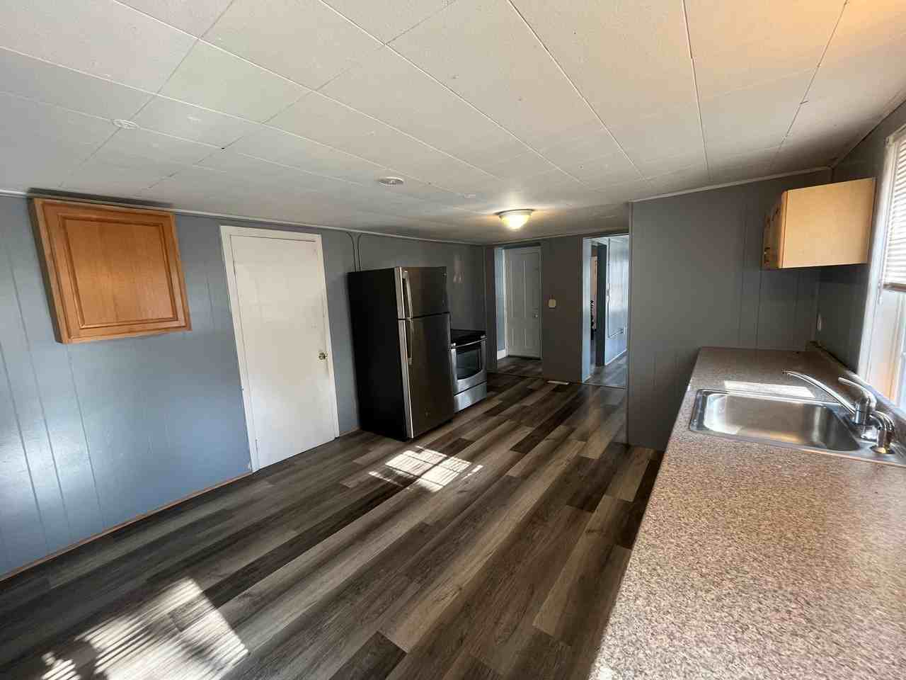 11 Central Square - Photo 3 of 10