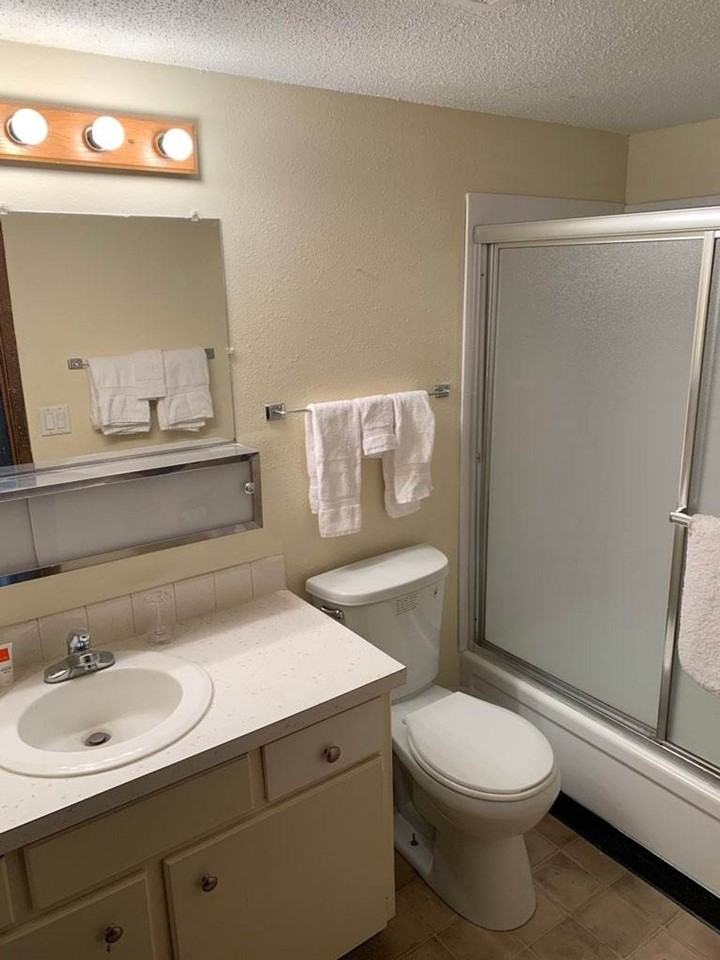 2701-2715 SW 23rd Street - Photo 4 of 5