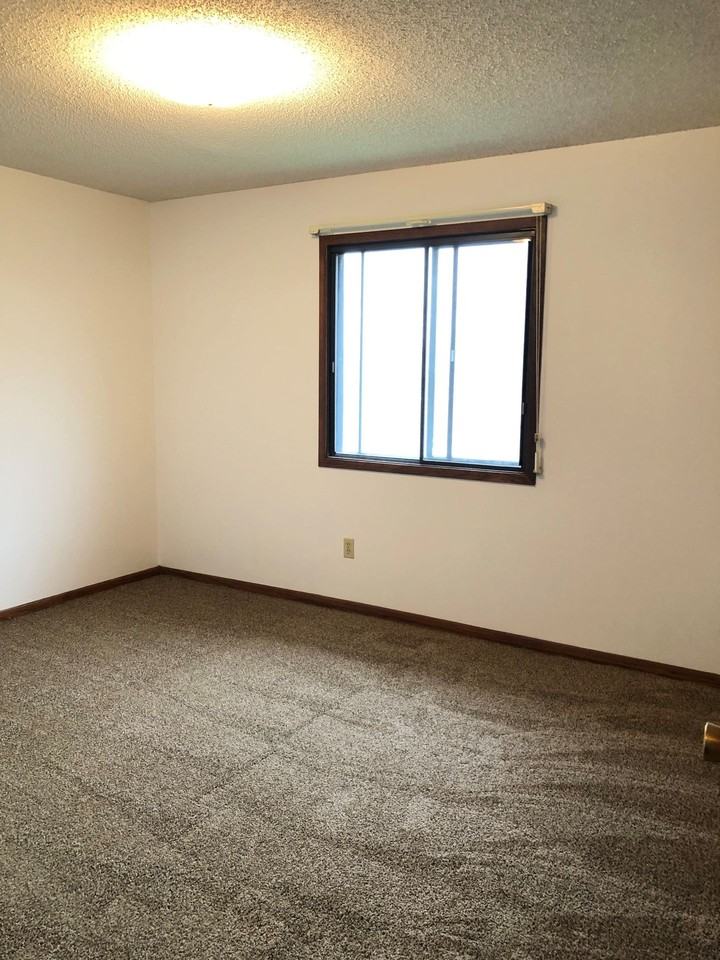 Stanton Apartments - Photo 6 of 21