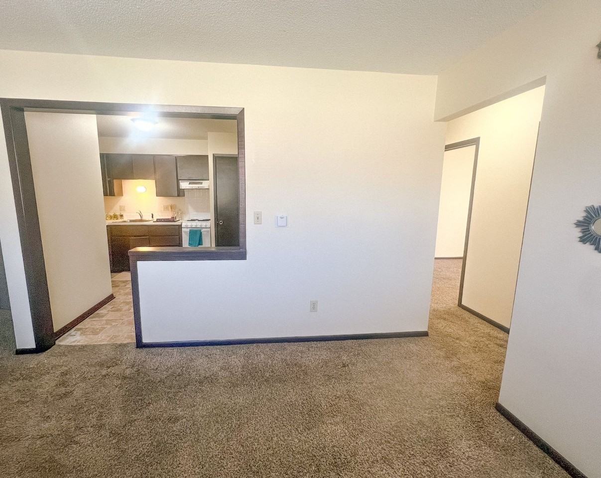 Casady Apartments - Photo 4 of 17