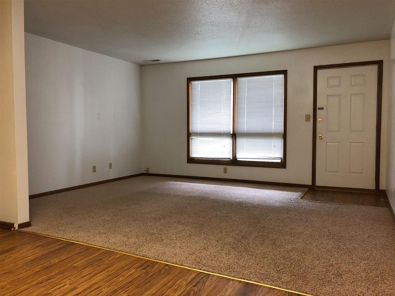 Grand Terrace Apartments - Photo 6 of 14