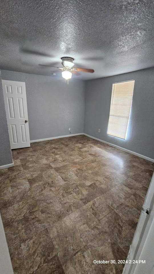 929 E Cannon St - Photo 6 of 10