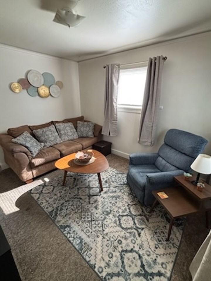 307 9th St - Photo 2 of 9