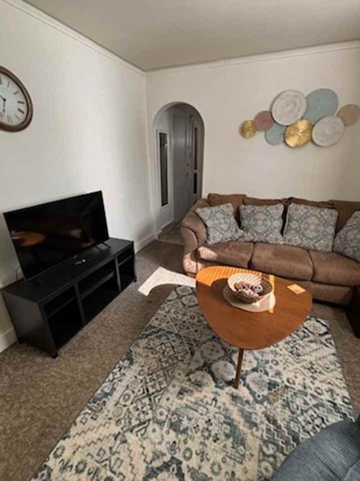 307 9th St - Photo 3 of 9