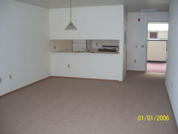 Avery Square - Photo 5 of 6