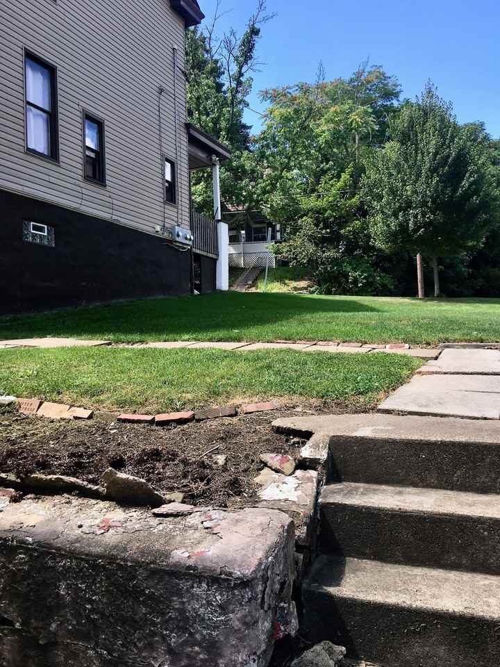 *** Amazing Apartment in Mt. Washington * Pet Friendly * Walk to Incline * Available Now * Spacious & Renovated *** - Photo 2 of 2