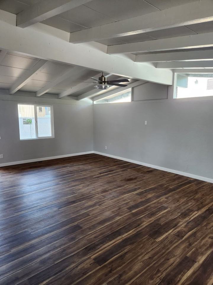1290 Main St Se - Photo 2 of 12