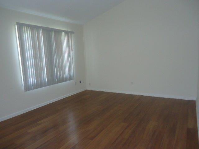 210 Old Oak Rd - Photo 3 of 7