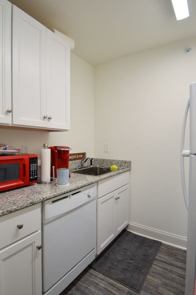 Acadian Court - Photo 4 of 17