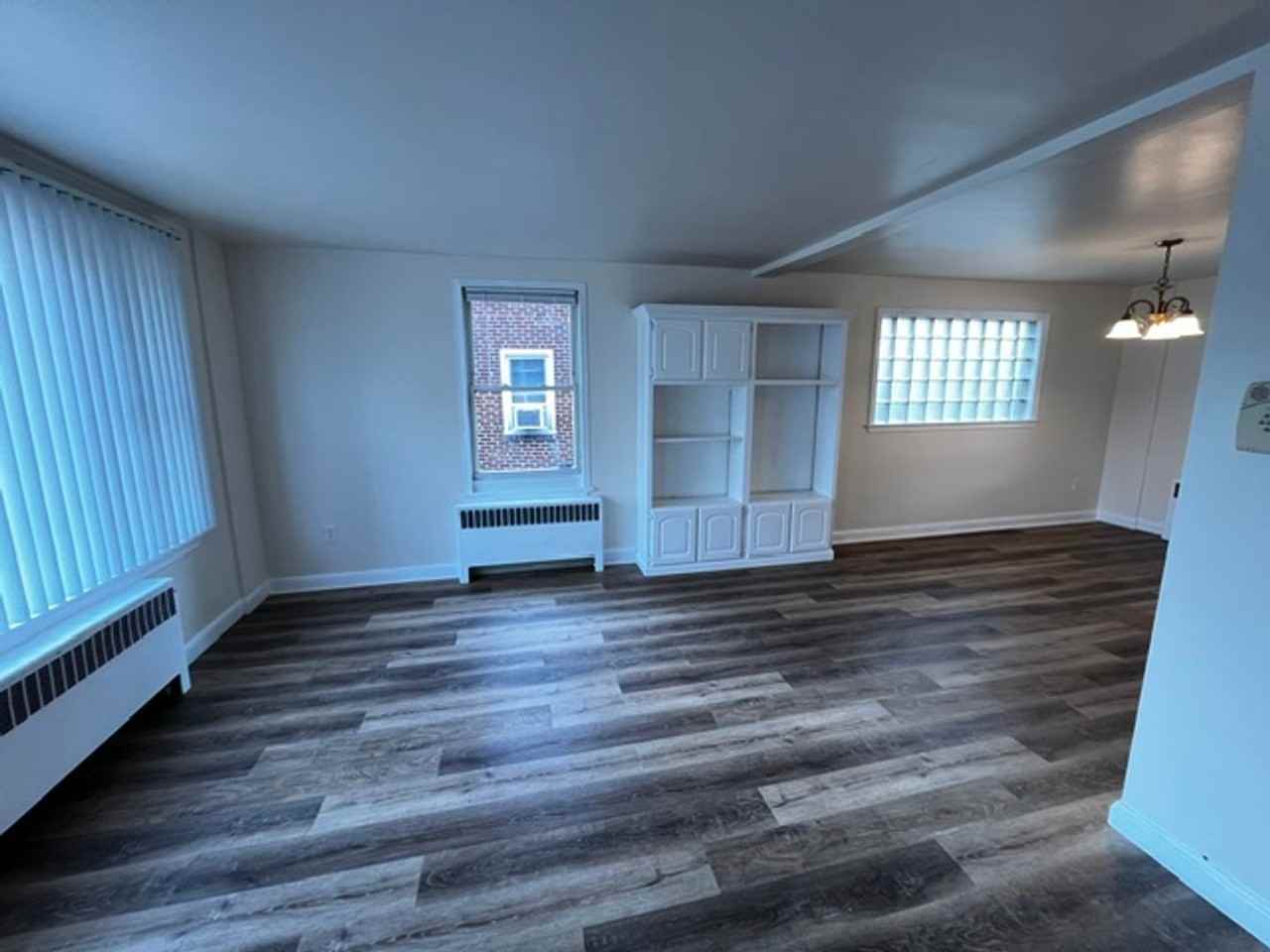 1127 Gregg Ave - Photo 2 of 10