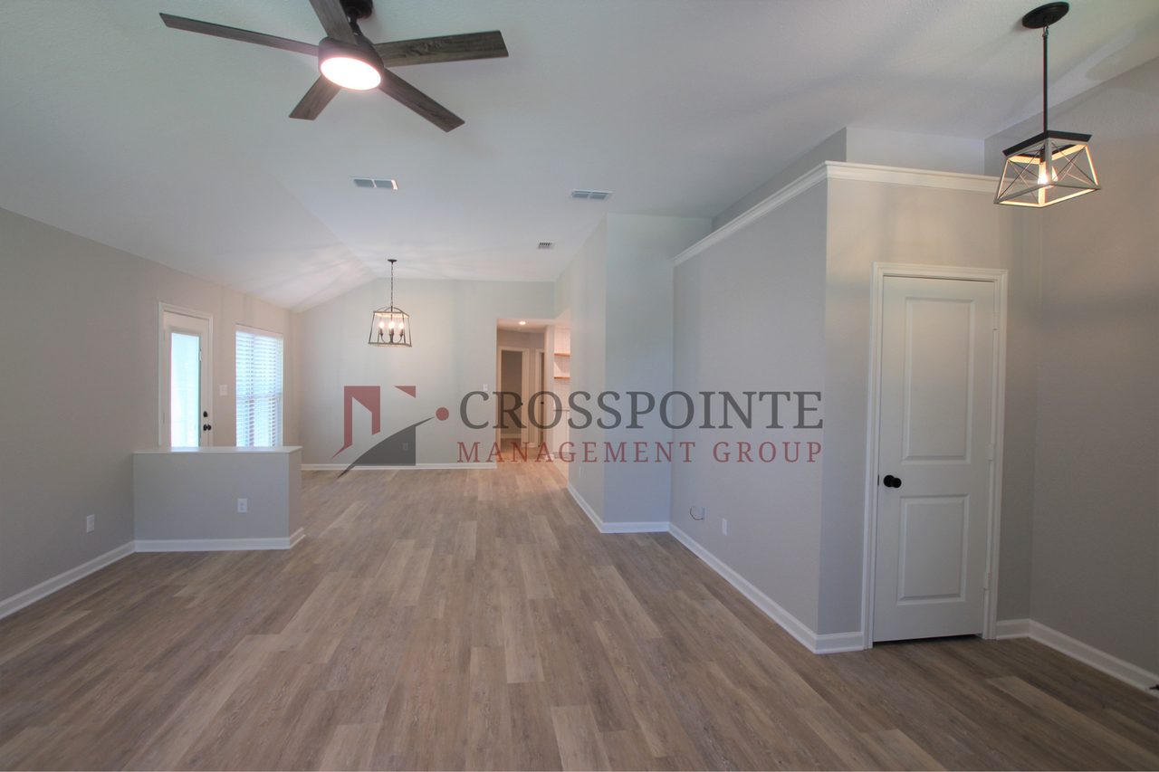 581 Frederick Cir - Photo 3 of 19