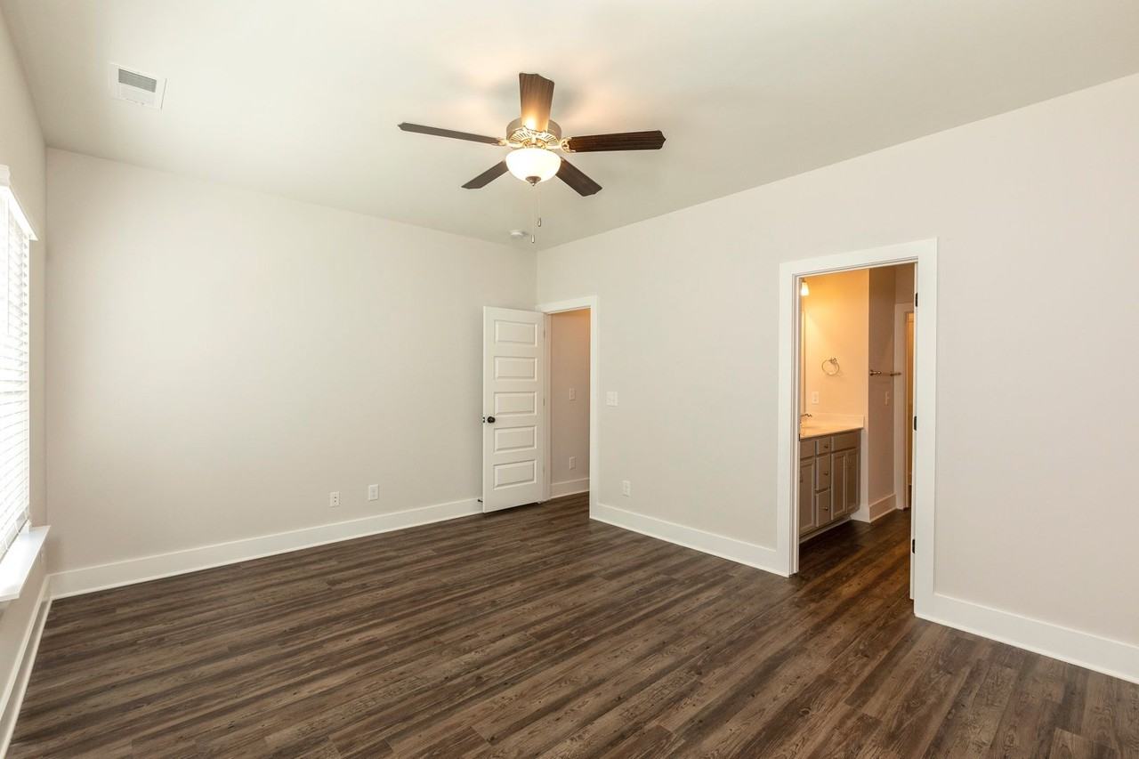 1276 Shades Ter - Photo 5 of 32