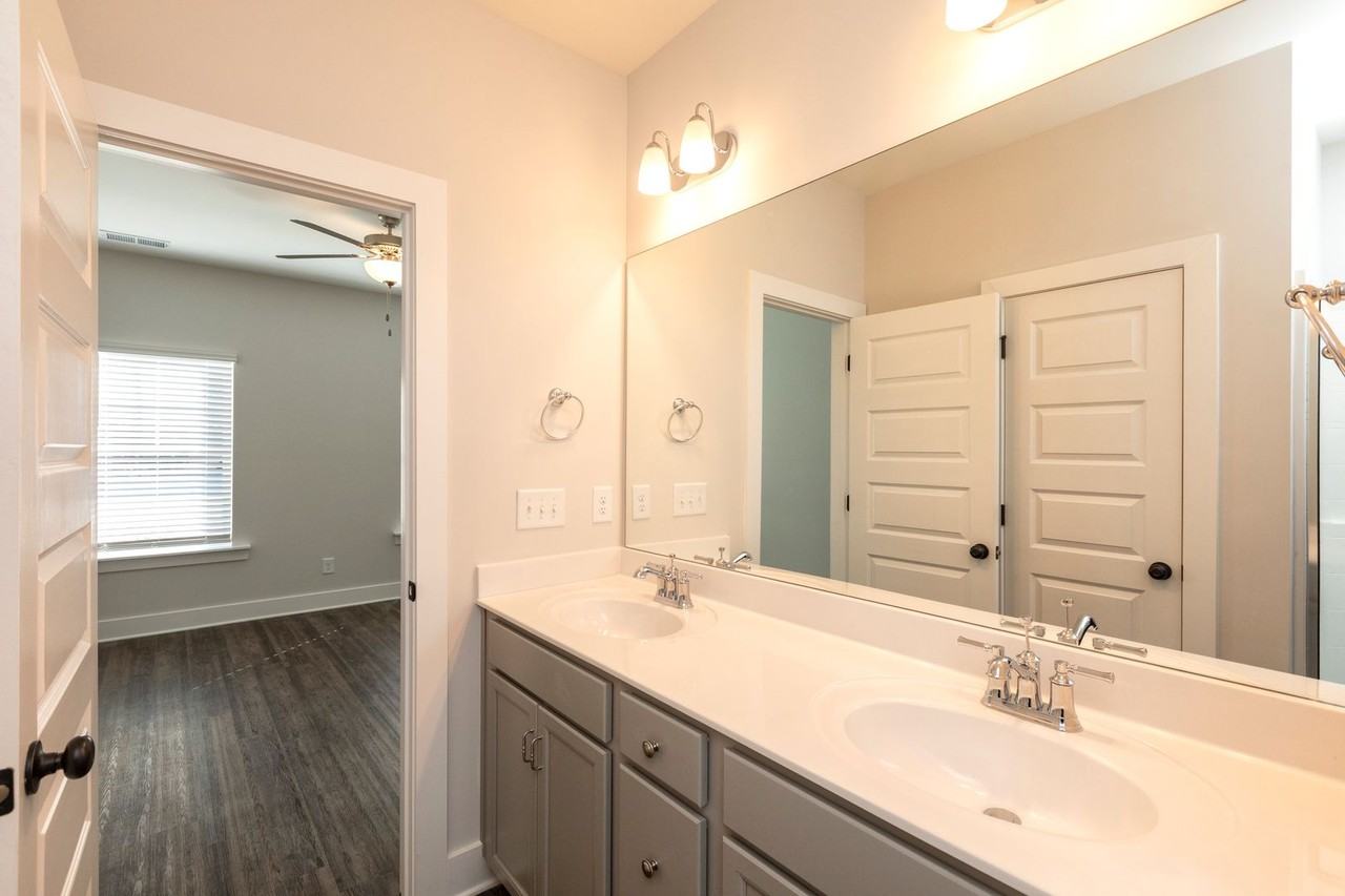 1276 Shades Ter - Photo 6 of 32