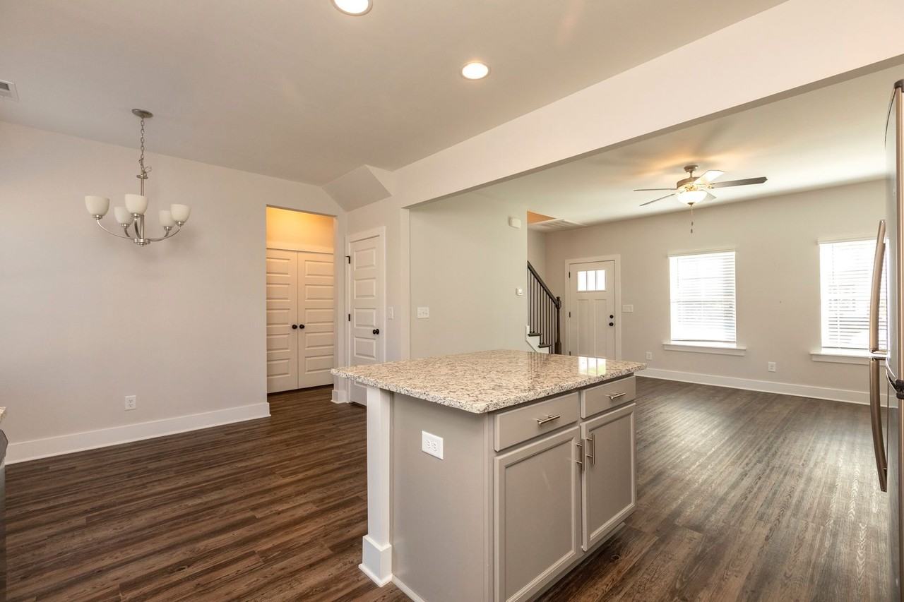 1276 Shades Ter - Photo 7 of 32