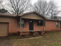 303 Drake Blvd - Photo 1 of 1
