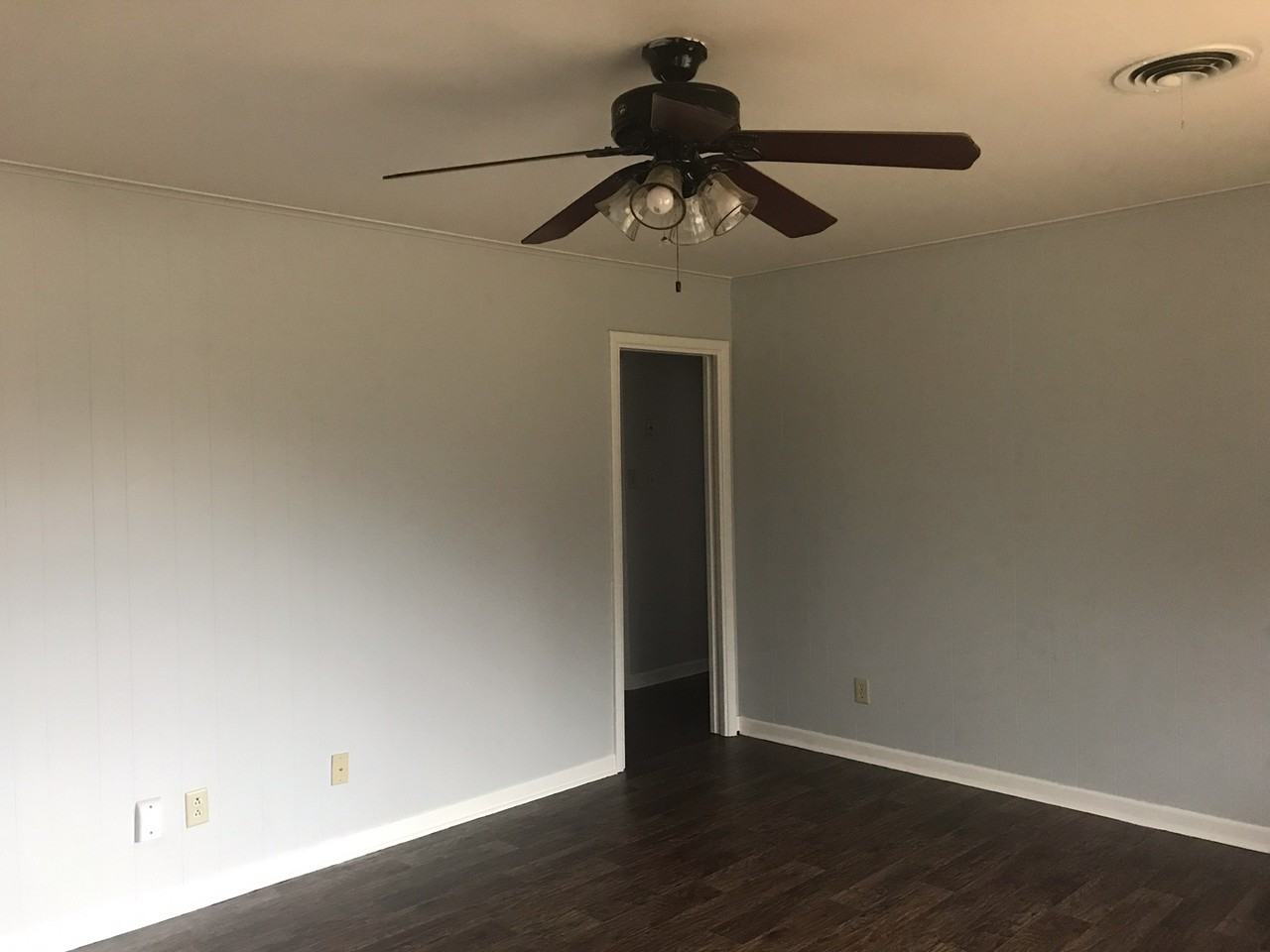 303 Drake Blvd - Photo 3 of 10