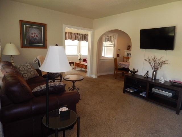 257 N Jackson St - Photo 2 of 14