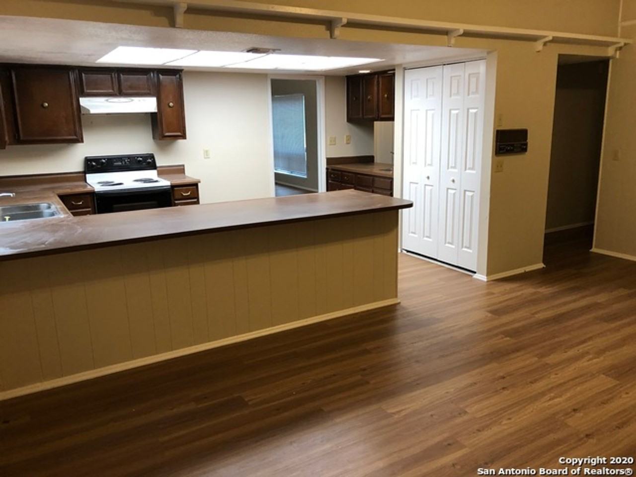 8335 Athenian - Photo 3 of 5