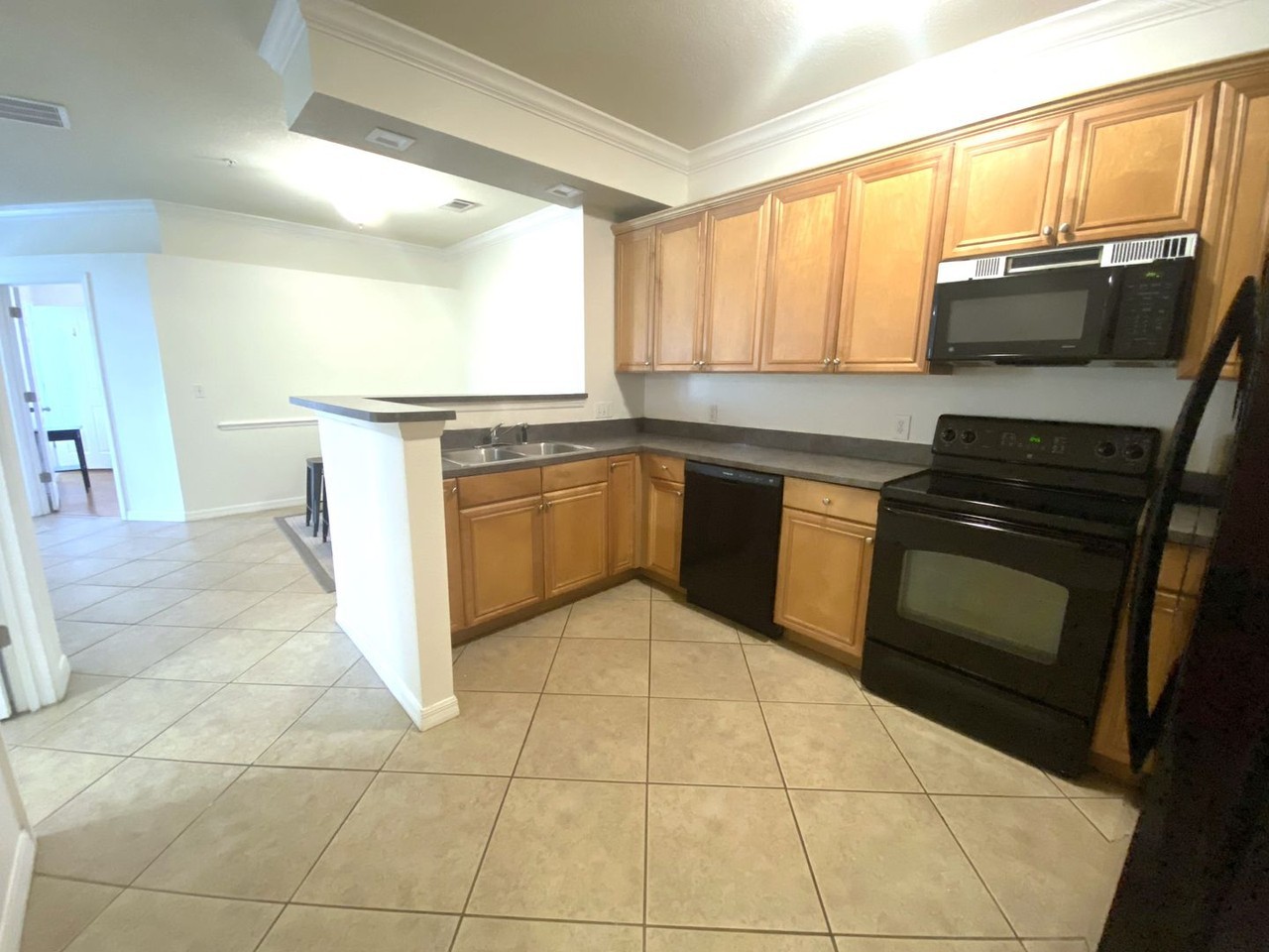 1142 Sw 9th Rd #403 - Photo 3 of 27